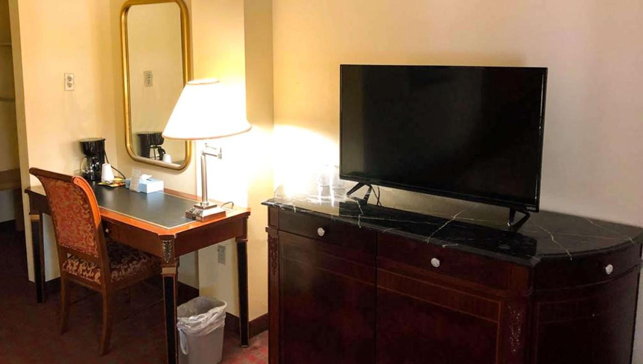 West Hartford Inn Dış mekan fotoğraf