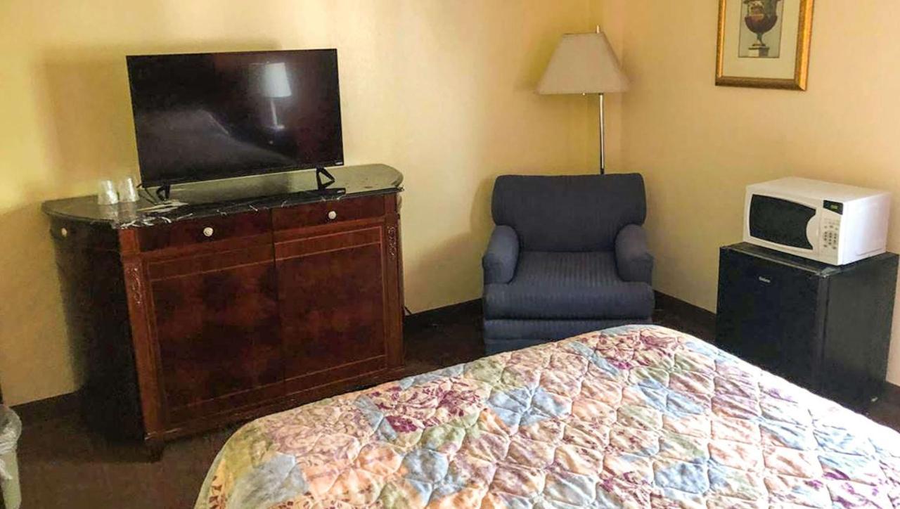 West Hartford Inn Dış mekan fotoğraf
